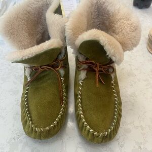Acorn Green and Cream Moccasins